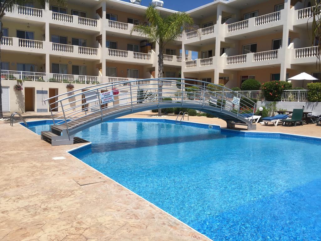 Diana Gardens Apartment Пафос Екстериор снимка