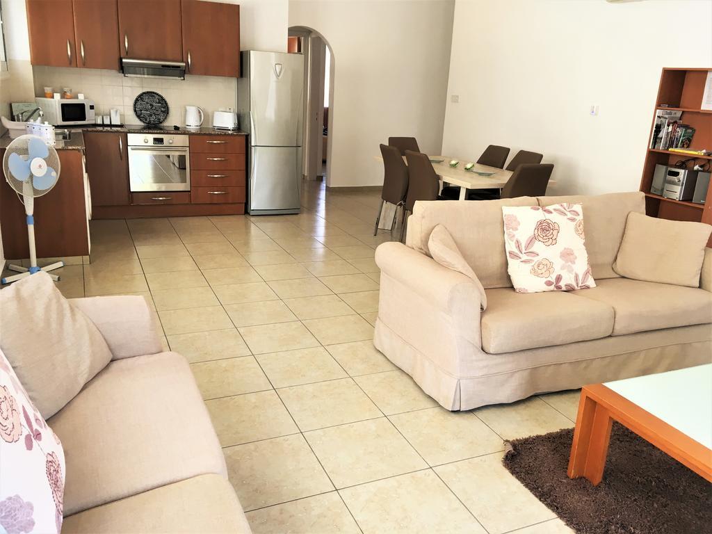 Diana Gardens Apartment Пафос Екстериор снимка