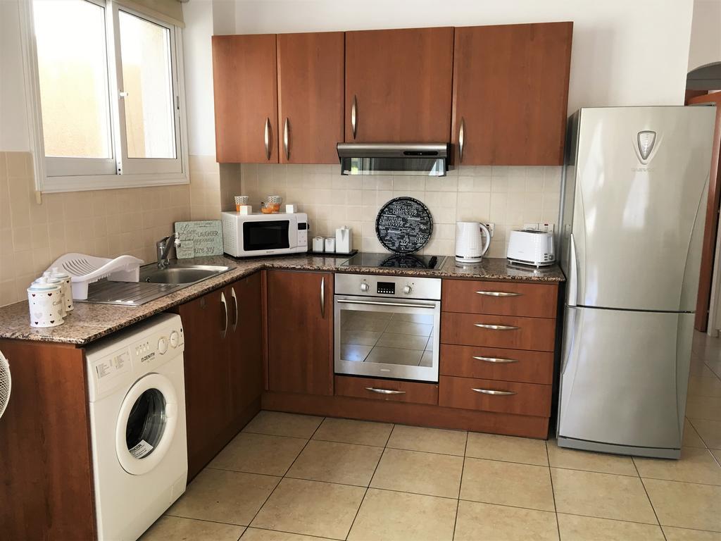 Diana Gardens Apartment Пафос Екстериор снимка
