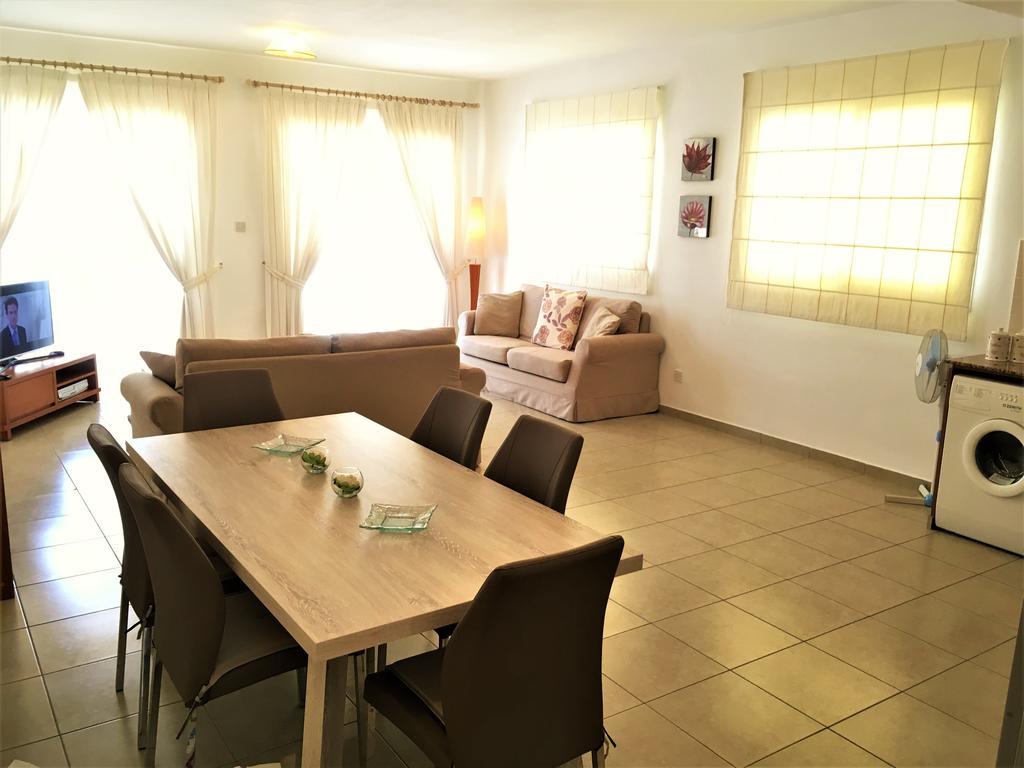 Diana Gardens Apartment Пафос Екстериор снимка