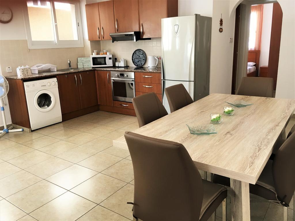 Diana Gardens Apartment Пафос Екстериор снимка
